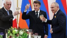 VIDEO Macron zapjevao, Pašinjan udarao po bubnjevima: Scena sa samita postala hit