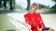 Glumica koje smo se zaželjeli: Arijana Čulina pojavila se na izložbi i odmah privukla pažnju