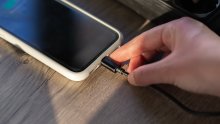 Ponovno vam je pukao kabel za punjenje mobitela? Evo kako to izbjeći
