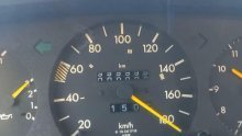 Sjećate se Mercedesa 200D? Pogledajte kako pri 180 km/h prelazi milijunti kilometar