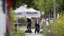 Muž (88) hicima iz pištolja ubio suprugu (89) i kćer (61) na ulici u Linzu