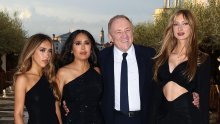 Kći Salme Hayek sve više nalikuje slavnoj majci: Pojavile su se u gotovo istim haljinama