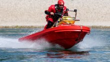 Motori bučali, voda prštala, a spasioci jurili po Jarunu: Ovako je izgledala vježba Crvenog križa