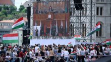 FOTO Povijesni dan u Mađarskoj: 'Vraćamo europsku zastavu u parlament'