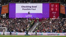 Keane i Schmeichel se sukobili oko odluke koja je spasila Arsenal u nadoknadi