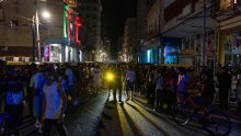 Kuba u mraku, ali ljudi nastavljaju živjeti: Sablasne fotografije iz Havane