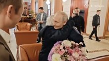 Putin na večeru pozvao svoju učiteljicu: Njeno pitanje je raspirilo teorije