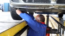 Mnogi vozači ignoriraju ovu poruku u automobilu: Evo što savjetuje HAK-ov stručnjak