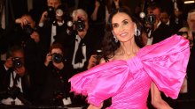 Ovo se ne viđa često na crvenom tepihu: Svi pričaju o haljini Demi Moore