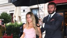 Harper Beckham zablistala u izdanju koje podsjeća na Victoriju iz 90-ih