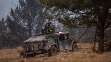 Hrvatski vojnici u Litvi spasili muškarca iz zapaljenog automobila