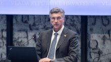 Vlada iza zatvorenih vrata odlučivala o NATO-u i Obalnoj straži, a pale su i kadrovske odluke