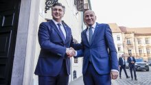 Plenković čestitao Janši: 'Hrvatska i Slovenija nastavit će jačati partnerstvo'