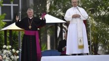 Papa Lav raspalio po mafiji koja zarađuje na otpadu: Došao sam sakupiti suze žrtava