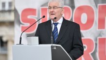 Žestok sukob oko mirovina: 'Bogati će dobiti 200 eura više, a 700.000 umirovljenika ništa'