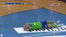 Skandal na finalu futsala u Rijeci: Pogledajte kako je nakon gola za 3:3 igrač Olmissuma pogođen u glavu