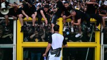Kaos u Torinu, gradski derbi kasni zbog divljanja navijača: Puno ih je u bolnici, direktor Juventusa u šoku