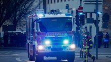 Izbio požar na teretnom brodu u Hamburgu: Osam osoba teško ozlijeđeno