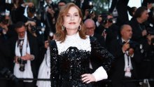 Ovako se odaje počast Barbri Streisand: Francuska diva briljirala u šljokicama