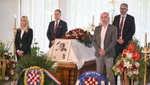 U Splitu je pokopan Ivo Bego. Pogledajte tko je sve došao ispratiti legendu Hajduka