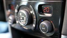Zašto temperatura u autu često nije točna? Razlog je iznenađujuće jednostavan