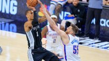 Spursi pregazili Thunder i izborili majstoricu, Wembanyama ušao u društvo legendi