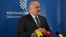 Vučić prigovarao vinarima jer koriste staklo iz Hrvatske, Šušnjar mu opet fino spustio