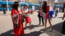 FOTO Orkestar OSRH održao koncert, utemeljitelji HDZ-a dijelili hrvatske zastave u Zagrebu