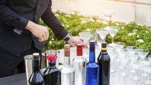 Poznati zagrebački kafić zabranio ulaz maloljetnicima: Unose vlastita alkoholna pića, bježe bez plaćanja...