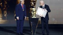 Traži se istraga zašto je FIFA dodijelila Trumpu Nagradu za mir