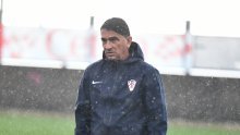 Pogledajte kako je jutro nakon poraza od Belgije pokisli Zlatko Dalić vodio trening Vatrenih