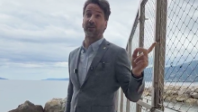 VIDEO Marin Miletić prerezao lokote na ulazu na plažu: 'Volove za rogove'