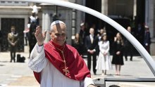 Papa stigao u povijesni posjet Španjolskoj: Upozorio na 'plamen polarizacije'
