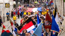 U Puli održan mimohod hrvatskih braniteljica: Vijorile zastave svih postrojbi