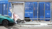 Automobil se zabio u tramvajsku stanicu na Kvatriću