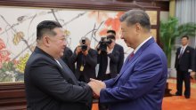 Kineske zastave u Pjongjangu, Xi uoči sastanka s Kimom: Počinje novo povijesno razdoblje
