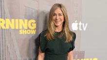 Jennifer Aniston oduševila u haljini koja vizualno sužava struk i ravna trbuh