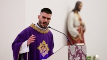 Mladi svećenik izazvao buru: 'To je sotonsko maslo!'