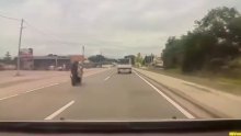 Objavljena snimka sekundi prije tragedije kod Zadra: Motocikl velikom brzinom pretjecao kolonu