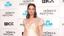 Katie Holmes zablistala u satenskoj haljini i ponovno se pojavila s bivšom ljubavi