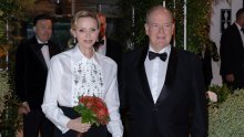 Princeza Charlene pojavila se u stajlingu koji je prije 22 godine proslavio kraljicu Raniju