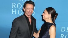 Sutton Foster zablistala u elegantnoj haljini, a pogled Hugha Jackmana utišao je priče o krizi u vezi