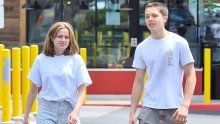 Rijetki uvid u privatni život blizanaca Jolie-Pitt: Evo čime se bave Knox i Vivienne