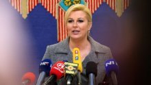 Predsjednica tražila ostavku premijera, a zatim zatražila sjednicu Vlade