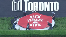 Incident prije utakmice BiH: Znak FIFA-e prekrili političkom porukom