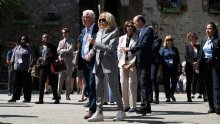 Brigitte Macron napravila modni presedan i štikle zamijenila netipičnom obućom za nju