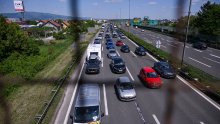 Oprezno na cesti: Gužve i skliski kolnici, ponegdje i magla
