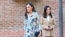 Kraljica Letizia ovu haljinu nosi godinama, ali veći hit su najudobnije ljetne sandale