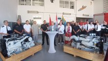 Boban osobno donio brodske motore herojima iz Komiže: Napokon će zaploviti u svome brodu!