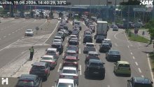 FOTO Krenule gužve: Kod Lučkog prema moru kolona sve duža